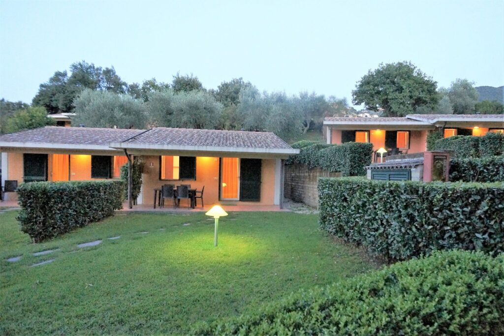 bilo-12_web svg+xml;charset=utf