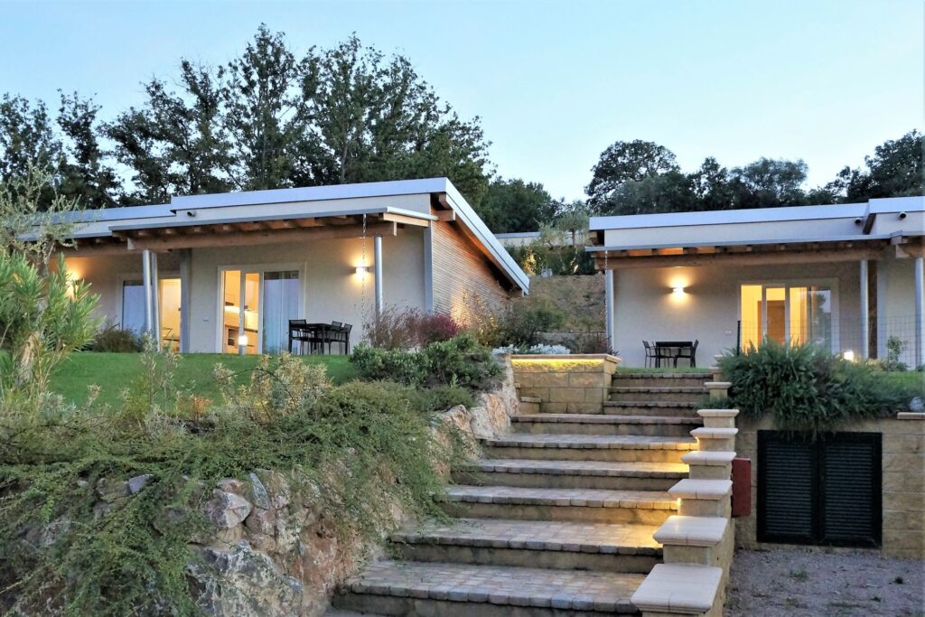 bilo-deluxe-1_web svg+xml;charset=utf