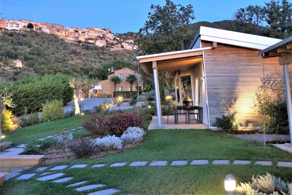 bilo-deluxe-2_web svg+xml;charset=utf