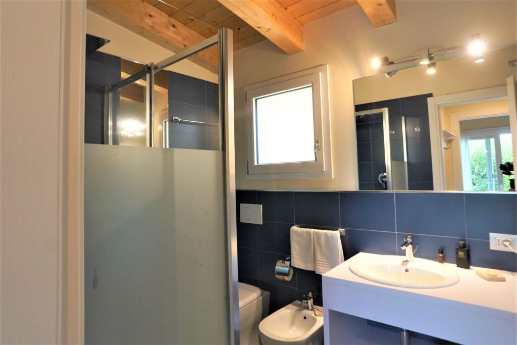 bilo-deluxe-4_web svg+xml;charset=utf