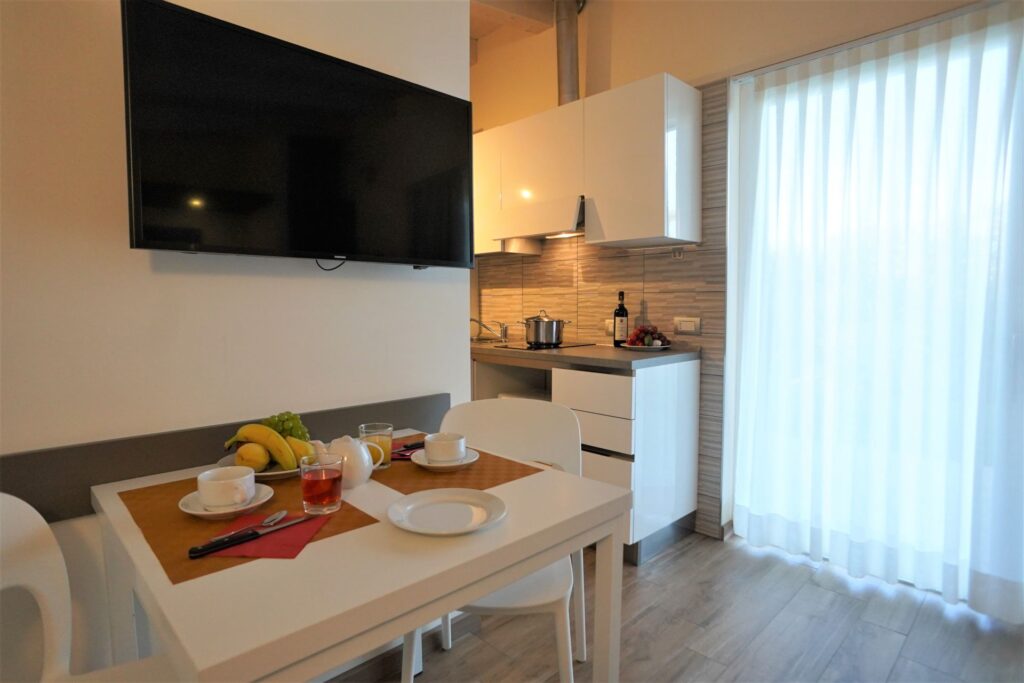 monolocale-deluxe-11_web svg+xml;charset=utf